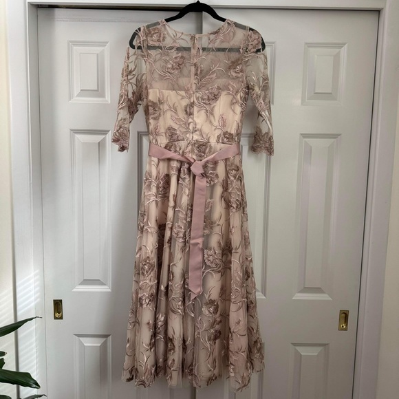 BHLDN x Anthropologie Linden Embroidered Floral Dress Size 4 - Picture 6 of 8